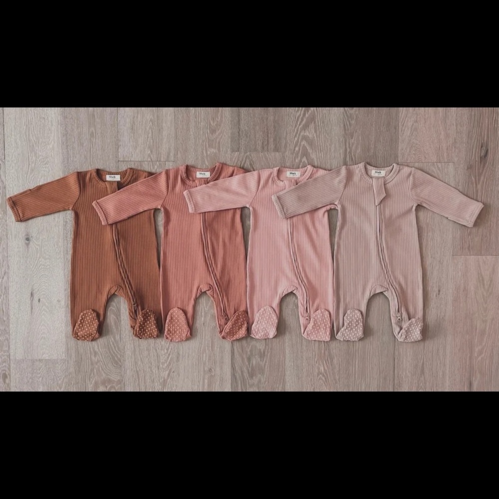 DESERT SAND | Blush Lotus ribbed organic baby gender neutral footie - Picture 2 of 3